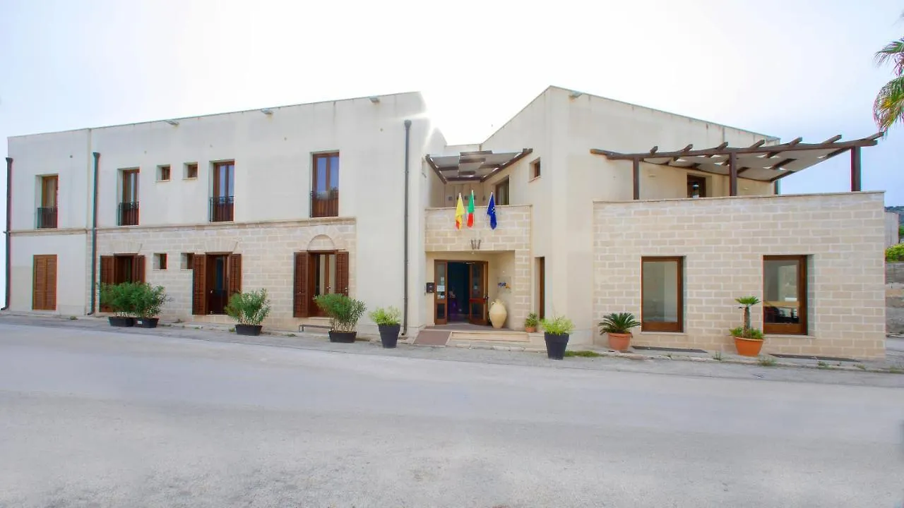 Insula Hotel Favignana 3*,